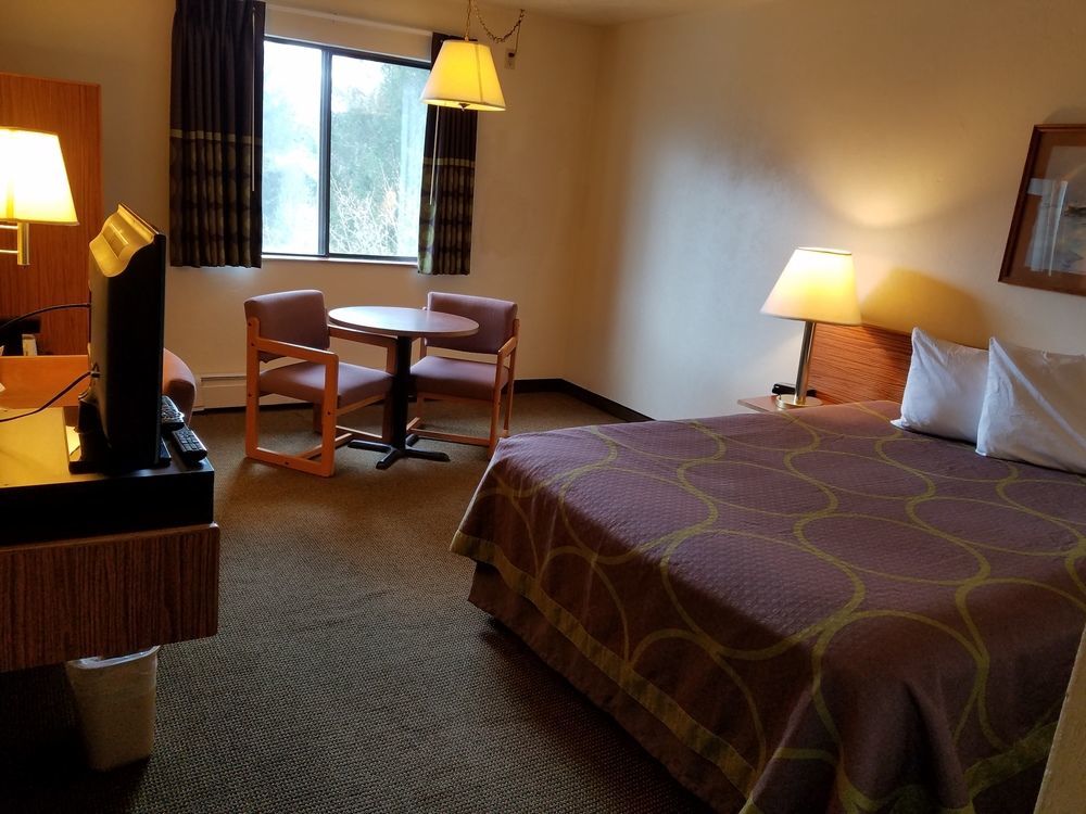 Super 8 By Wyndham Juneau Exterior photo