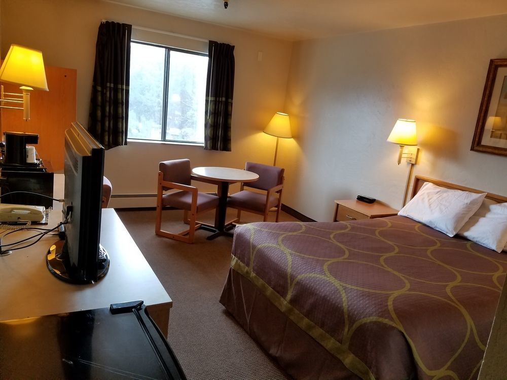 Super 8 By Wyndham Juneau Exterior photo