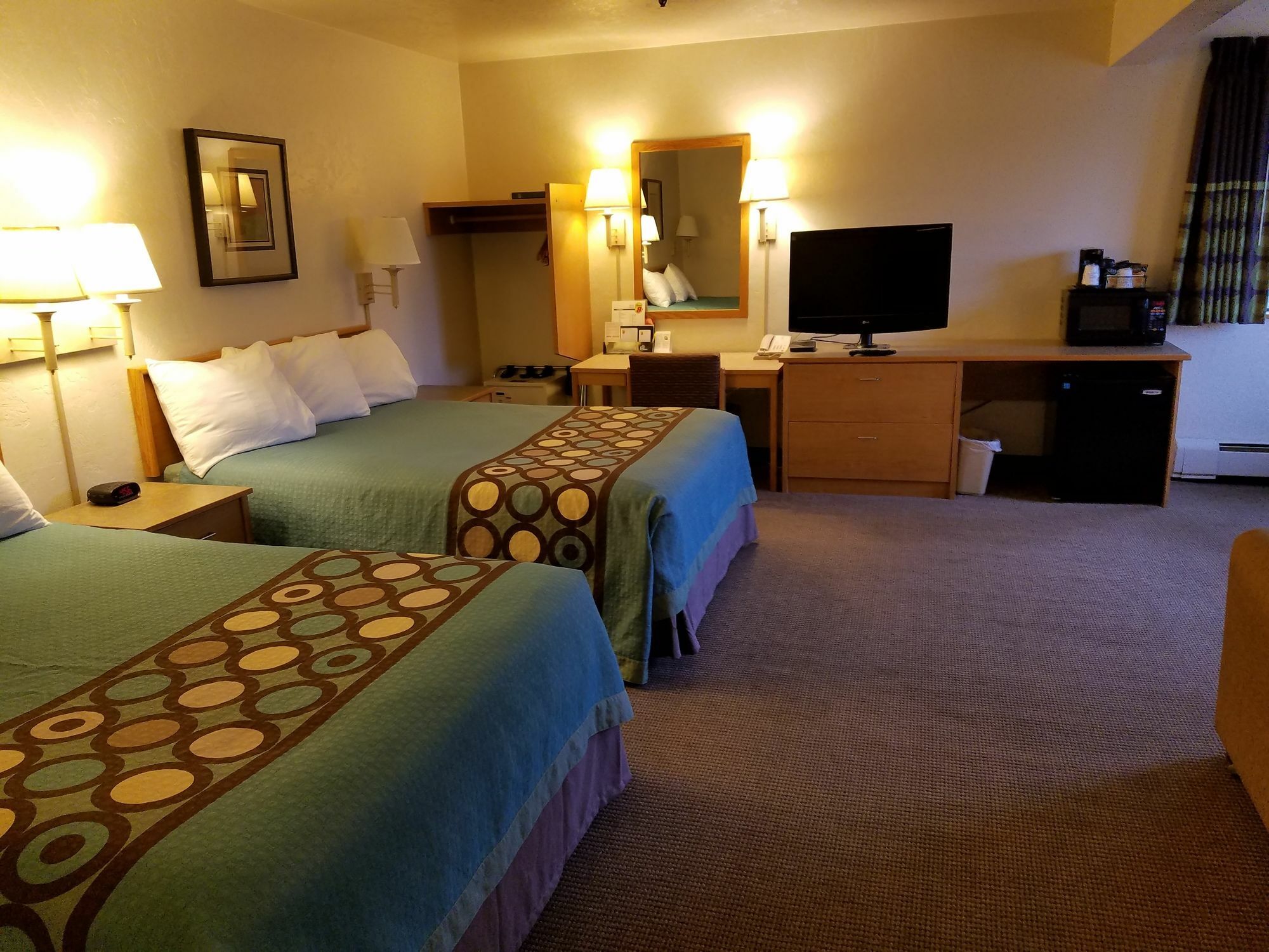 Super 8 By Wyndham Juneau Exterior photo
